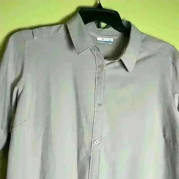 Columbia men’s short sleeve shirt. - Picture 2 of 9